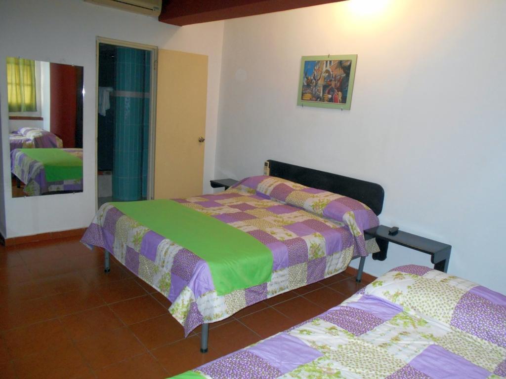 Hostal Condo-Parque Santo Domingo Bagian luar foto