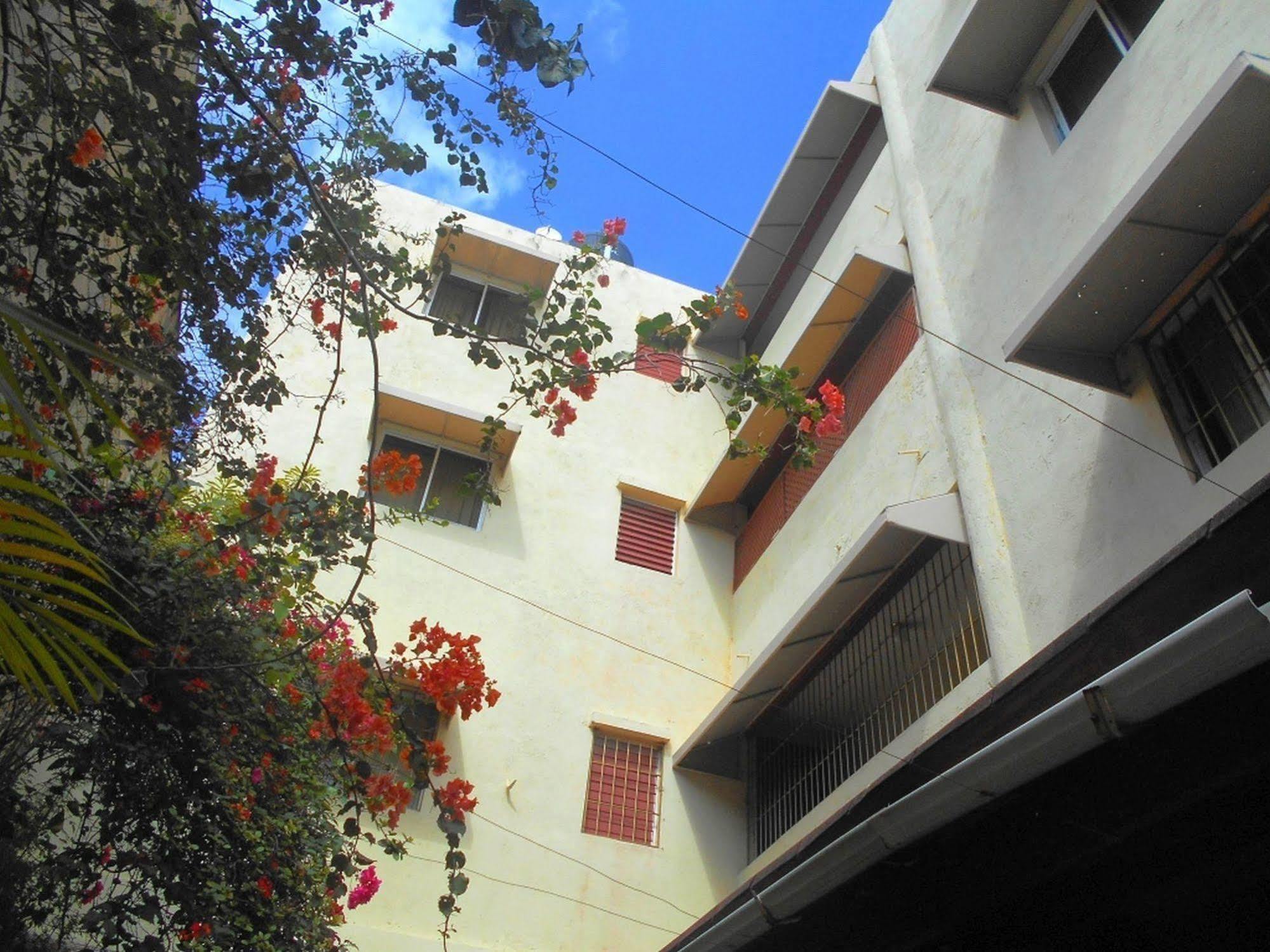 Hostal Condo-Parque Santo Domingo Bagian luar foto
