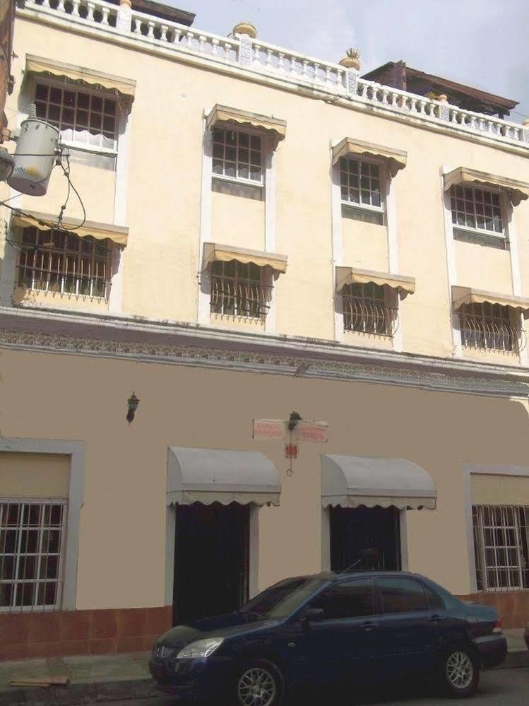 Hostal Condo-Parque Santo Domingo Bagian luar foto