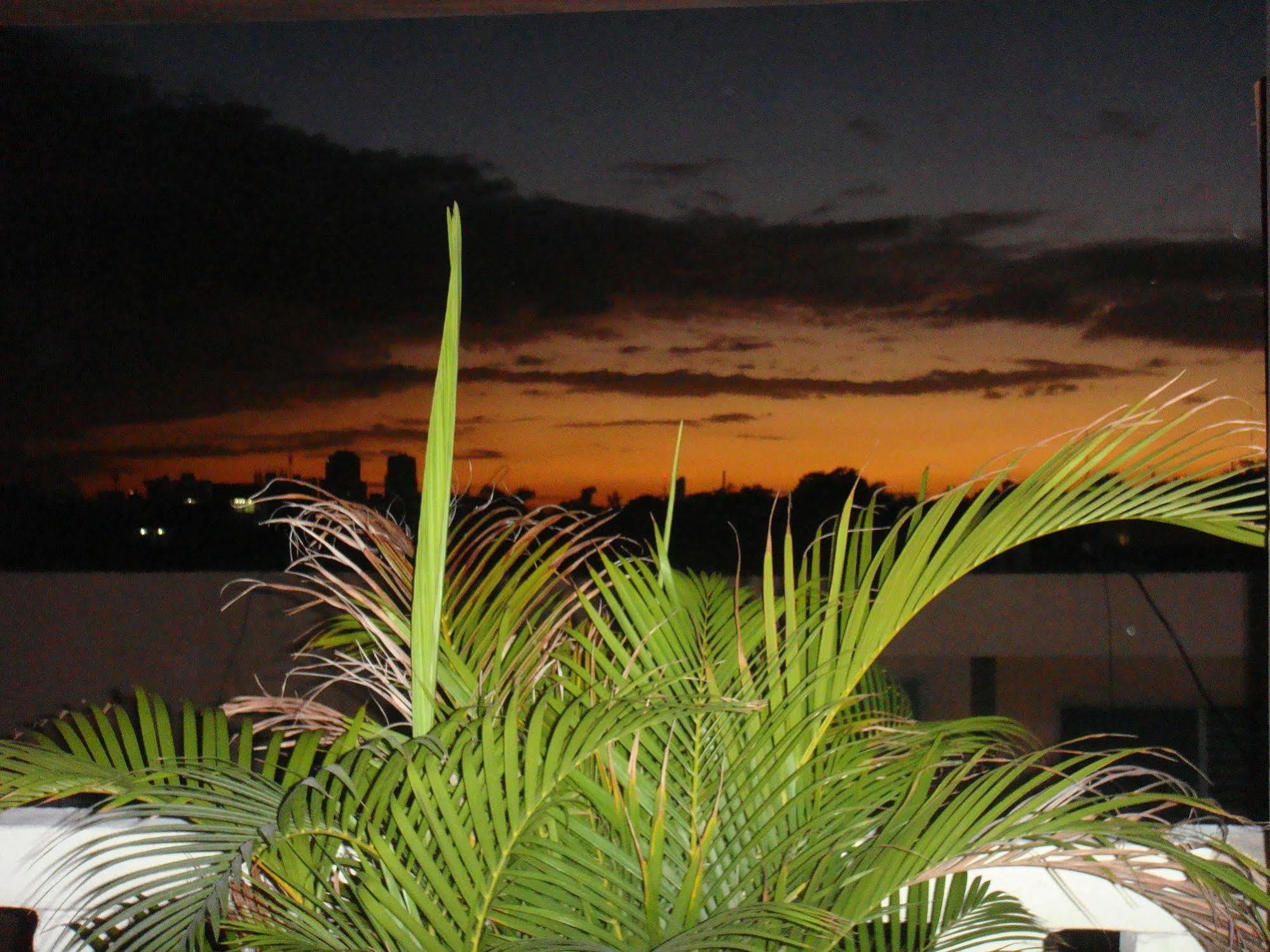 Hostal Condo-Parque Santo Domingo Bagian luar foto