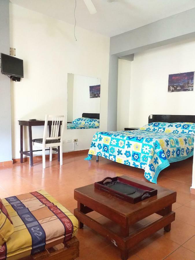 Hostal Condo-Parque Santo Domingo Bagian luar foto