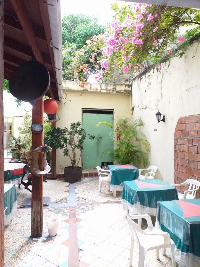 Hostal Condo-Parque Santo Domingo Bagian luar foto